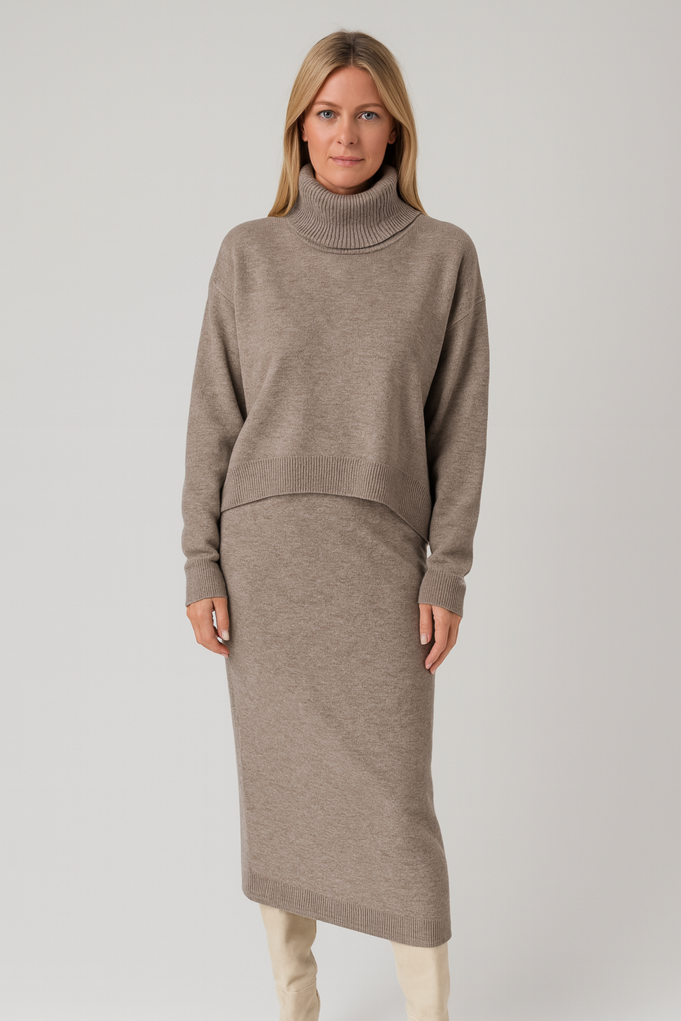 Sophia | Ensemble robe chaude à col roulé